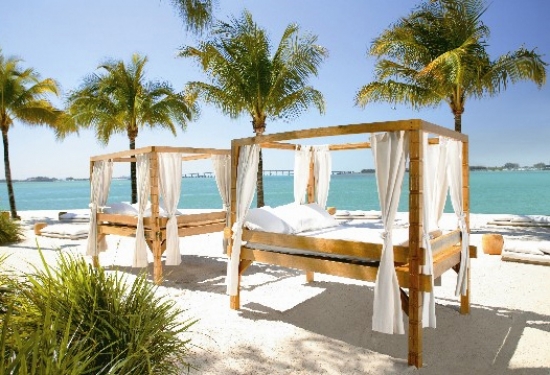 A praia particular do hotel