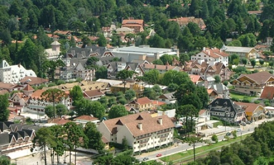 O charme alpino da cidade encravada na serra
