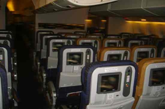  Classe Econ�mica no Boeing 777 da TAAG
